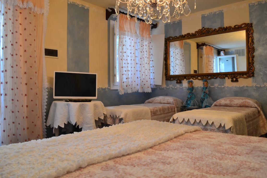 La Maison Delle Favole Desenzano del Garda Ruang foto